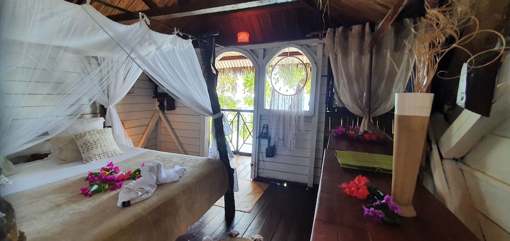 Ravoraha Ecolodge