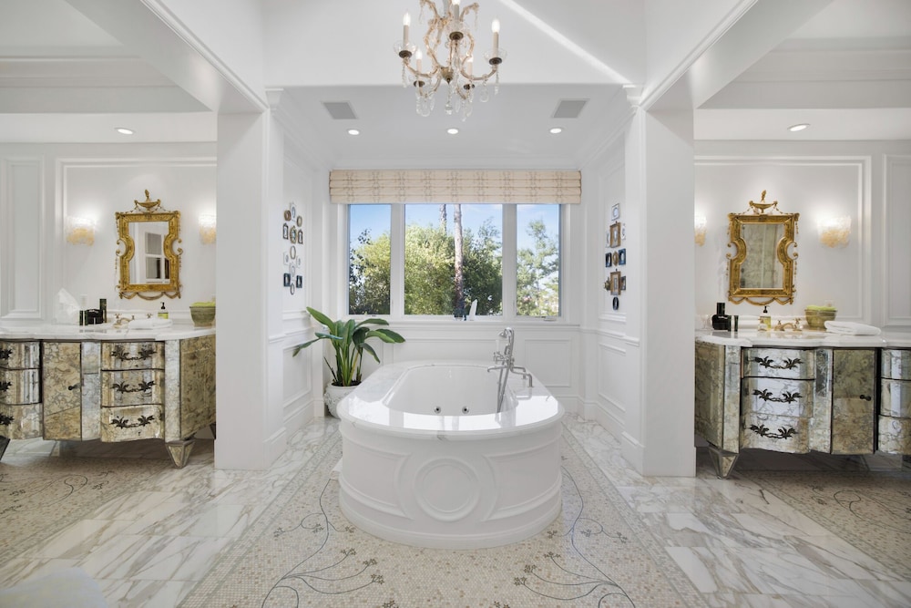 Villa Clarinda - Architect-designed Dream Estate With Theater & Outdoor Oasis