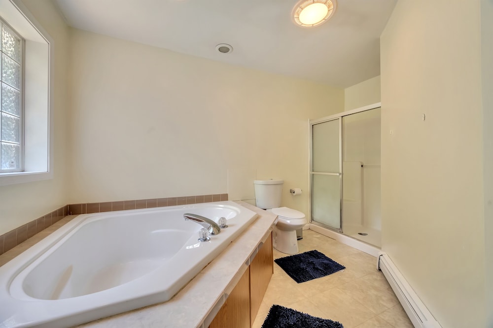 2900sqft villa near ski  snowboarding - Property Image 3