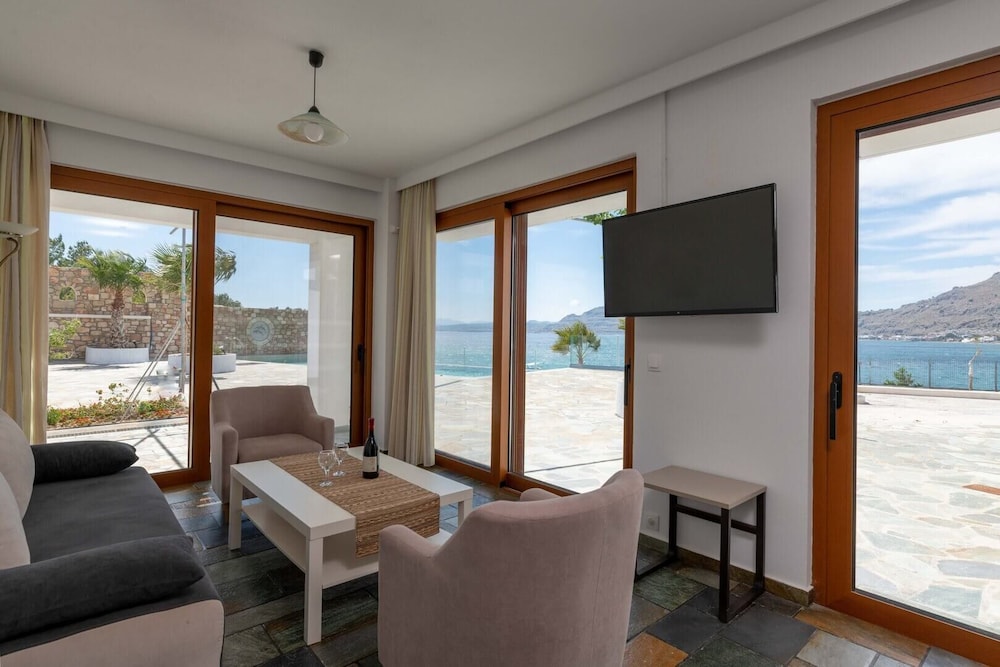 Arte Suites Pefki