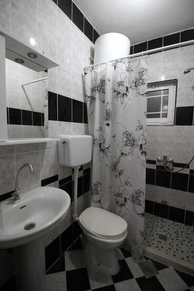 Apartments Cota