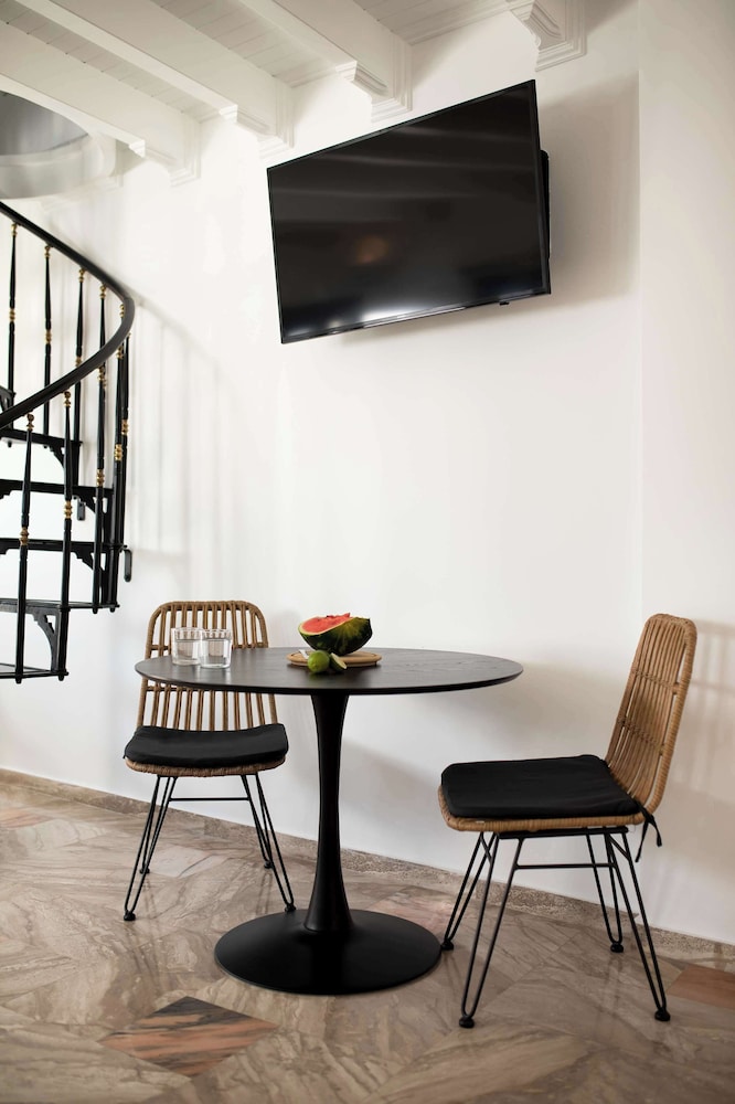 ArmonOia Suites
