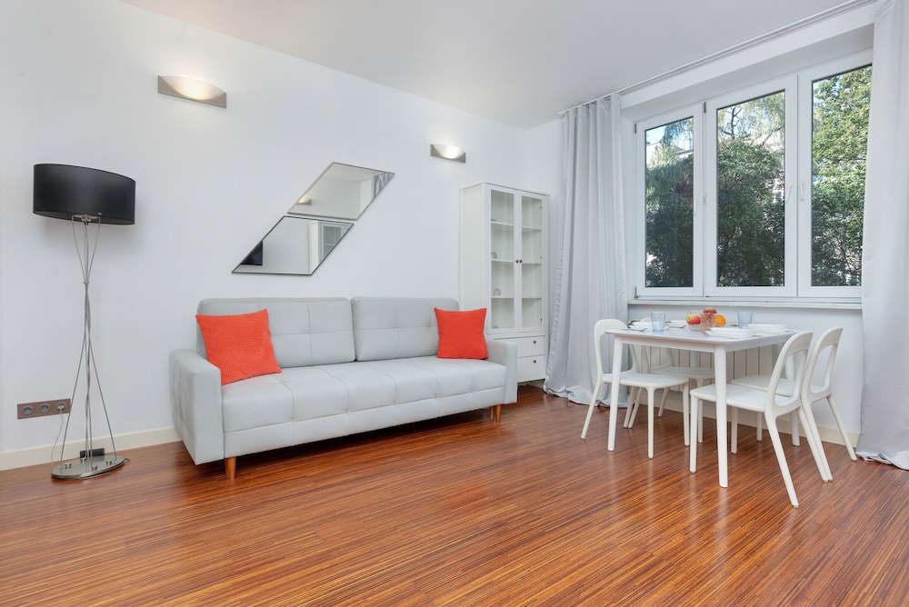 Rejtana Apartment Mokotów by Renters view 3