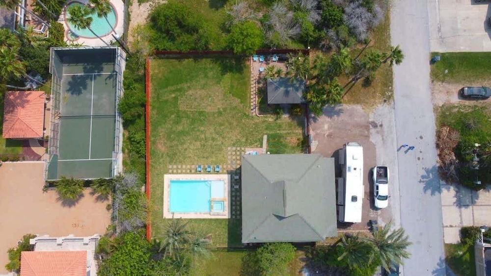 Madre Azul Bay House 3 Bedroom Home