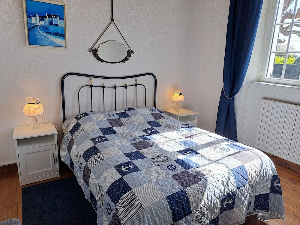 Holiday Home in Guisseny Near the Beach view 3