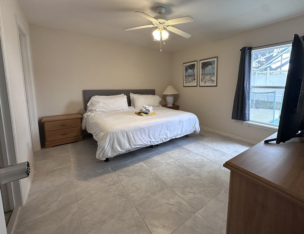 Cozy Davenport Rooms Near Posner Park Shopping & Dining