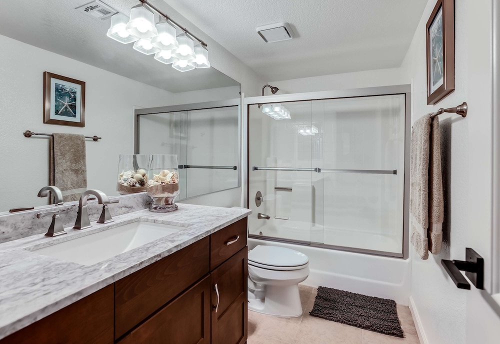 2BR 2BA Stylish Palm Springs Condo