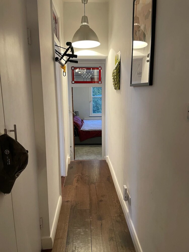 Stylish and Spacious 1 Bedroom Flat