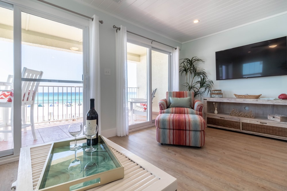 Eastern Shores - 206 1 Bedroom Condo by RedAwning view 2