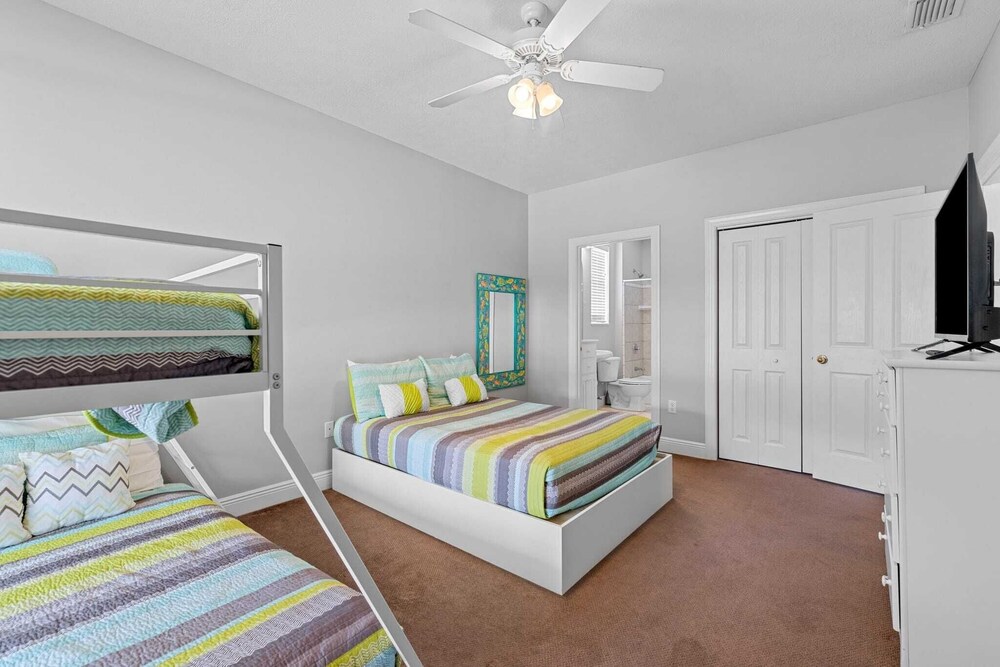 Walk to Santa Rosa Beach Private Pool, Balcony, and Coastal Views