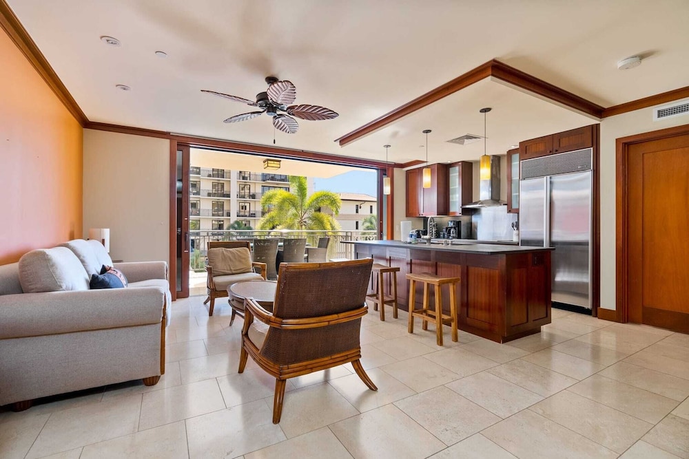 Beachfront Condo at Beach Villas at Ko Olina Hale Hoaloha by Avantstay