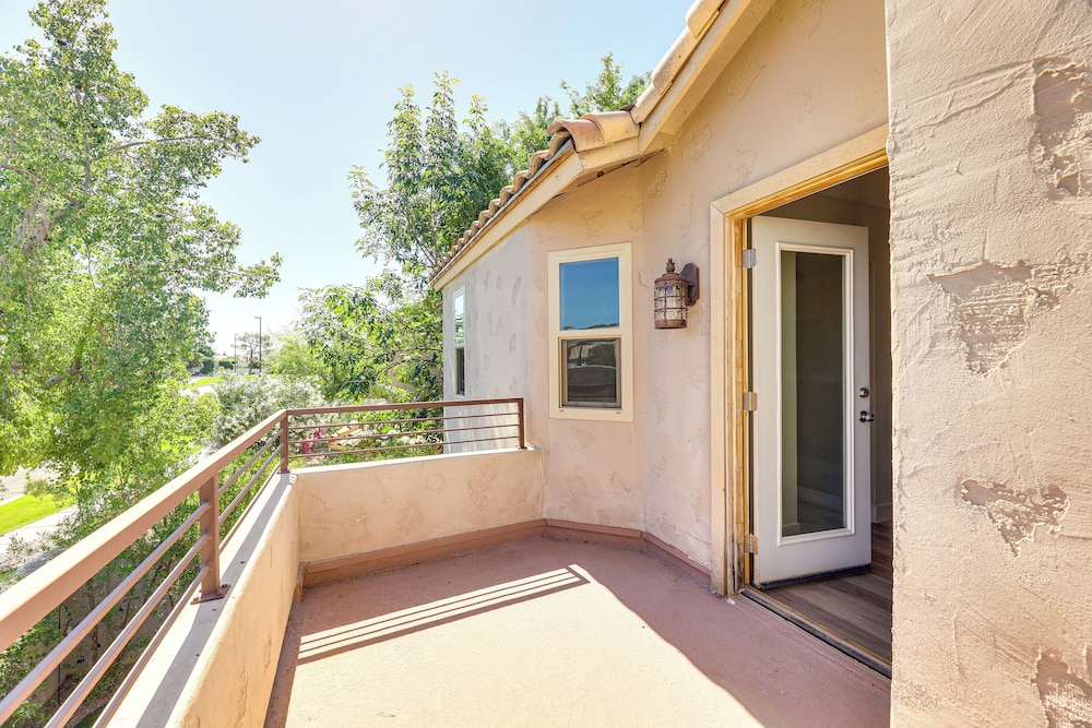 Val Vista Lakes Group Getaway: Lake & Pool Access!
