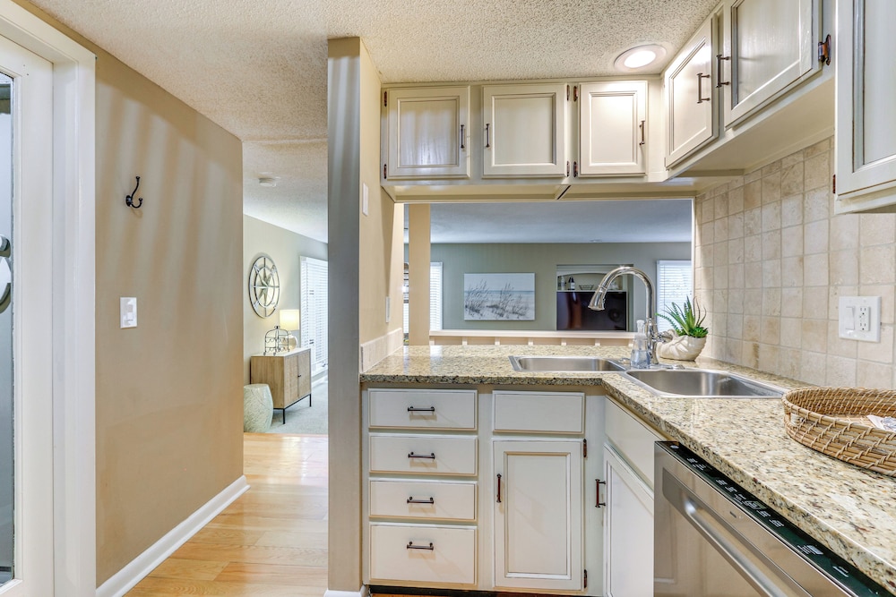 Resort Perks Beach Access: Condo in Hilton Head