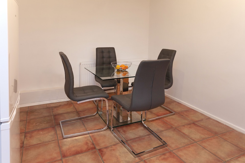 Loughborough Vacations - Mega Shelley - Property Image 2