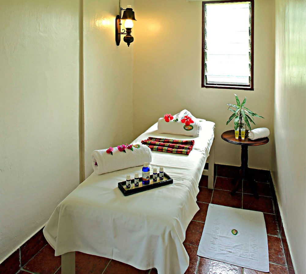 Paraa Safari Lodge