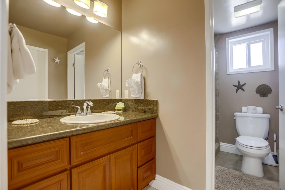Coastal Hideaway - 2 Br Townhouse view 3