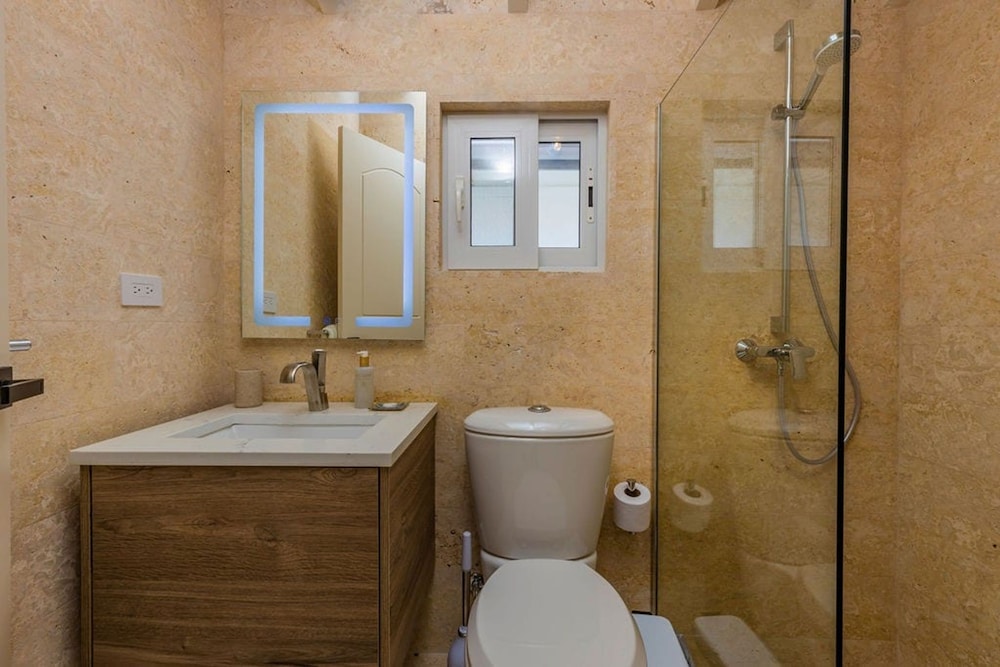 New Mediterranean Villa 5bed 5bath Across-marriott