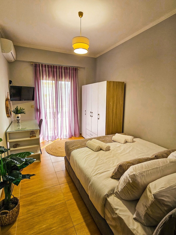 Villa Aitheras With sea Views and Garden
