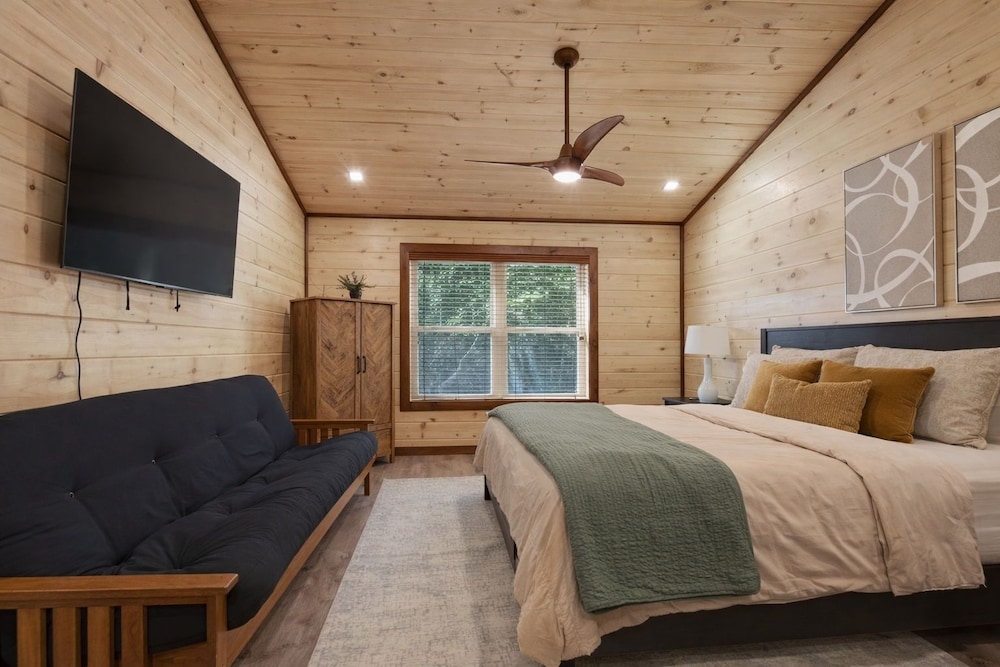 Ern802 - Bear Olympics 3 Bedroom Cabin