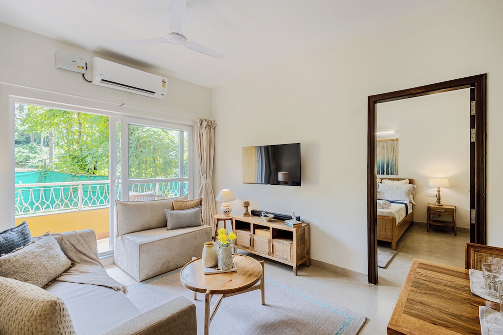 Alaya Stays Veera Marina 1BHK with Pool