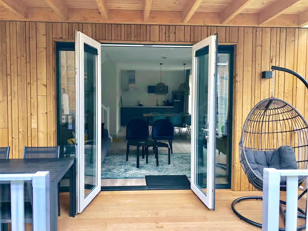 Beautiful Lodge for 5-person Near the Beach