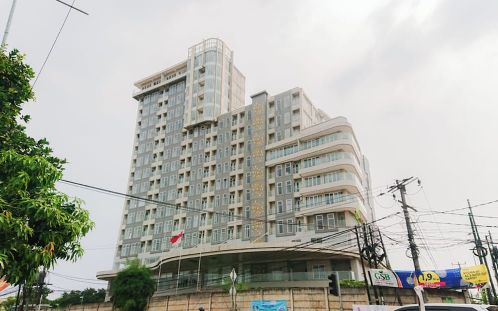 Chic And Cozy Studio Apartment At Amazana Serpong