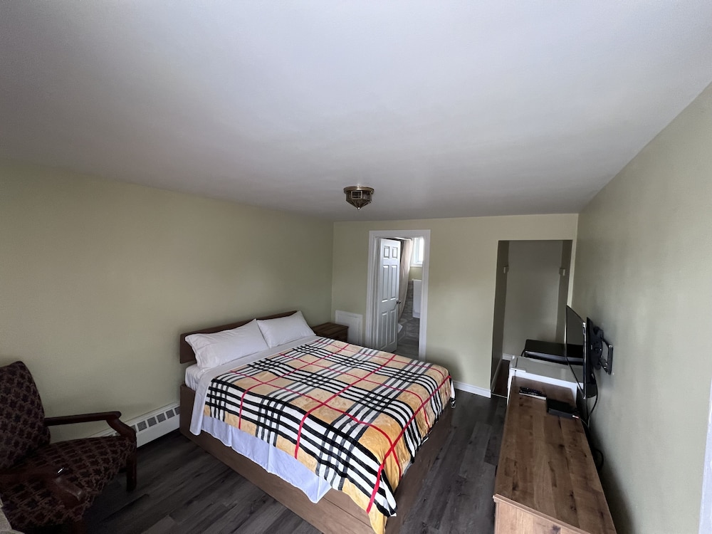 Maple Leaf Motel