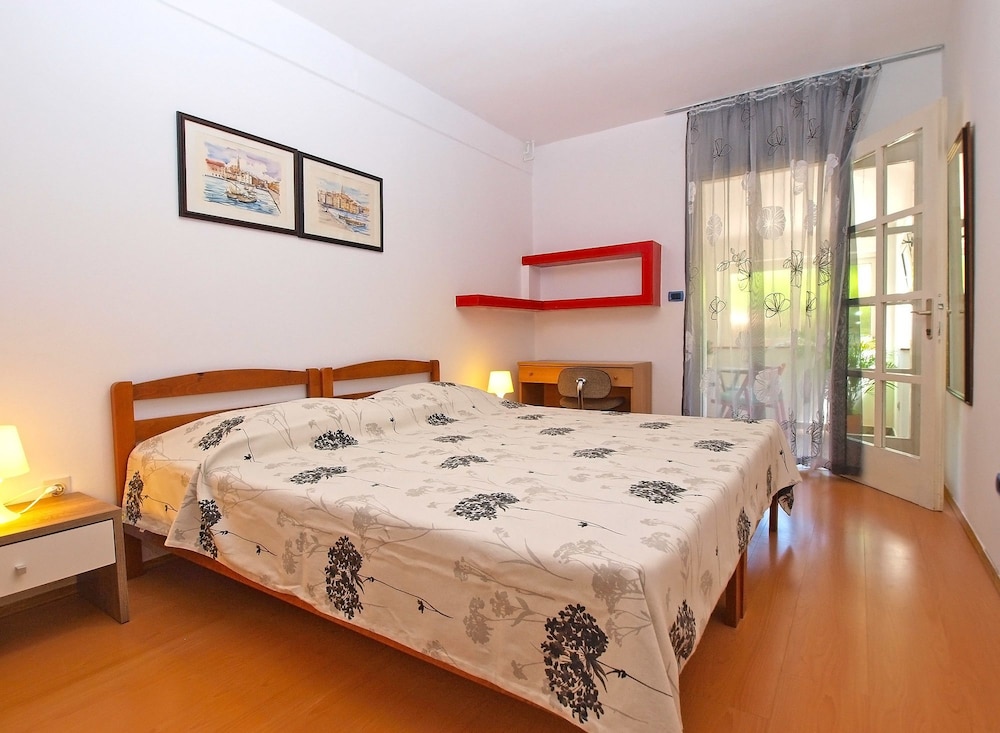 Apartment 1346 view 3