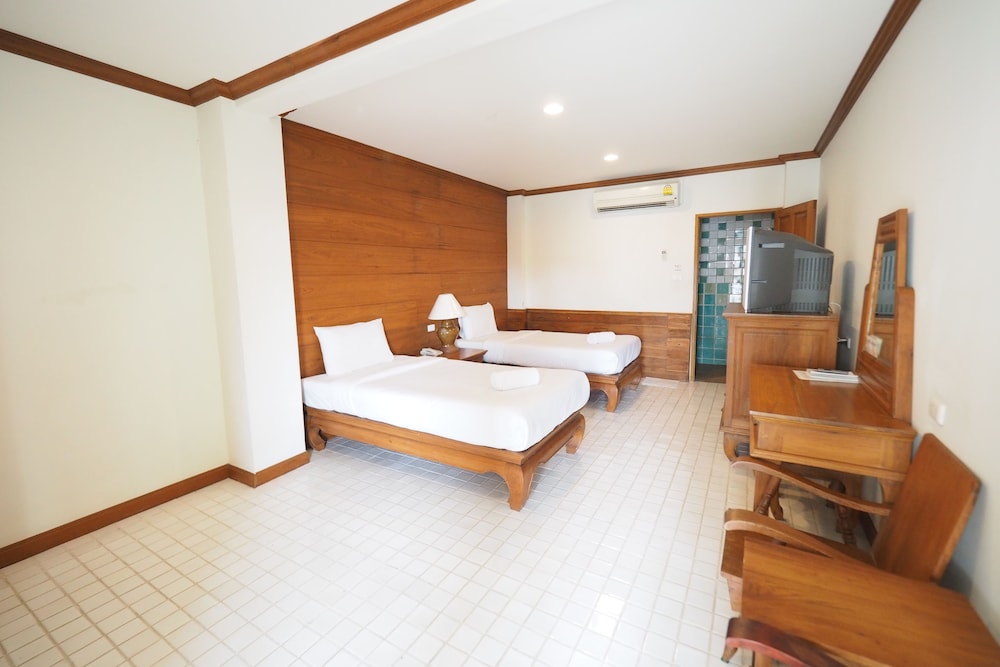 Fah Place Hotel
