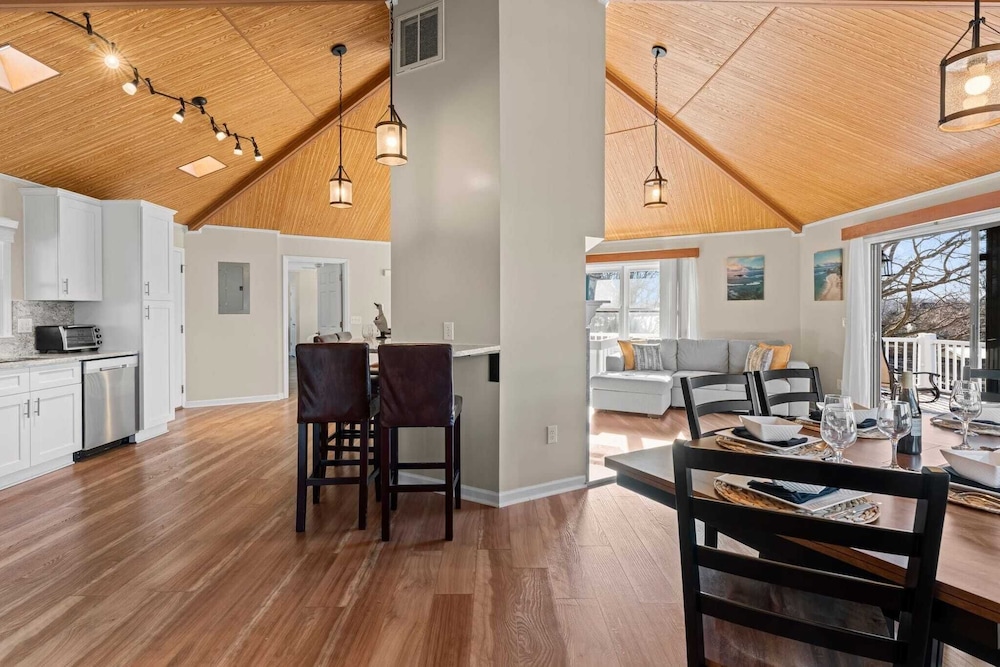 Pleasant Cove Waterfront Getaway With Fire Pit, Deck, and Lake Views