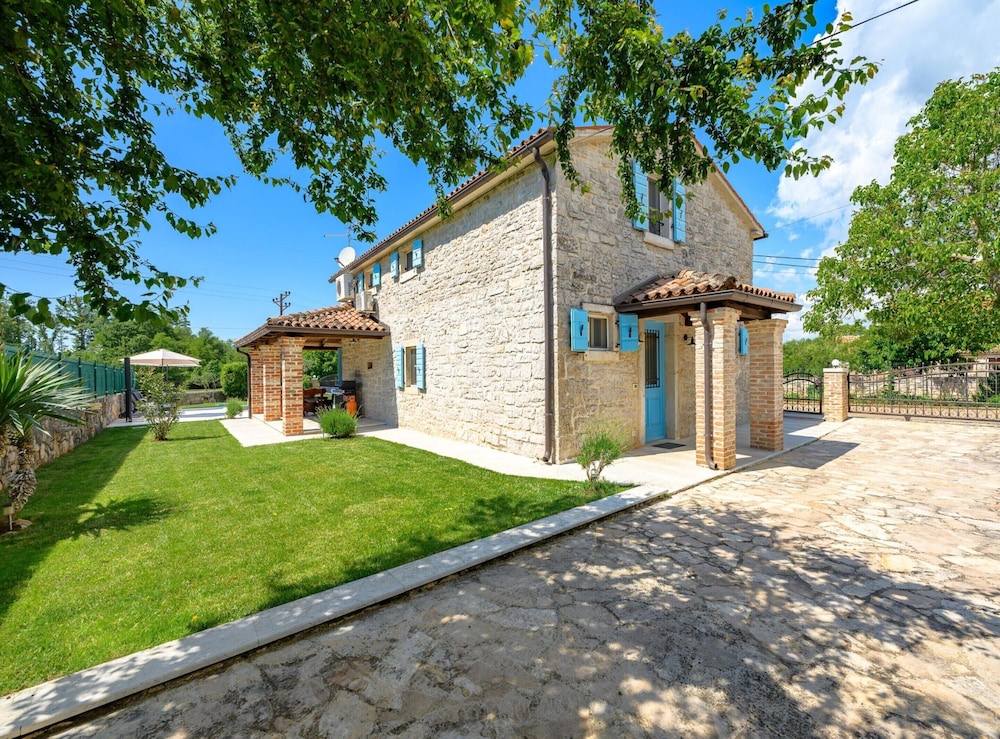 Villa Ida With View