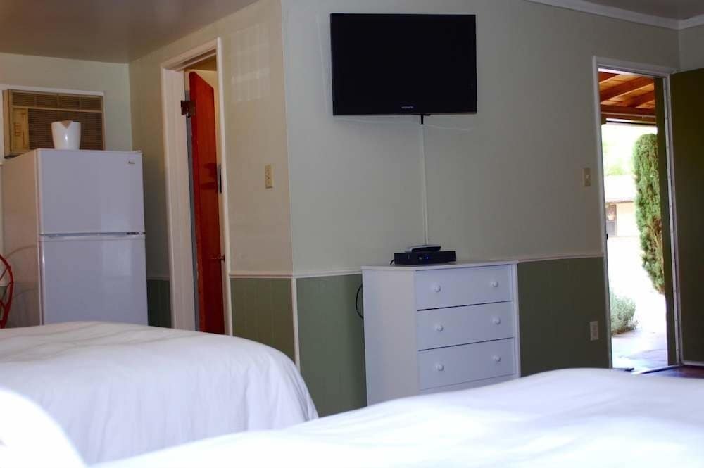 Bishop Vacations - El Rancho Motel - Property Image 34