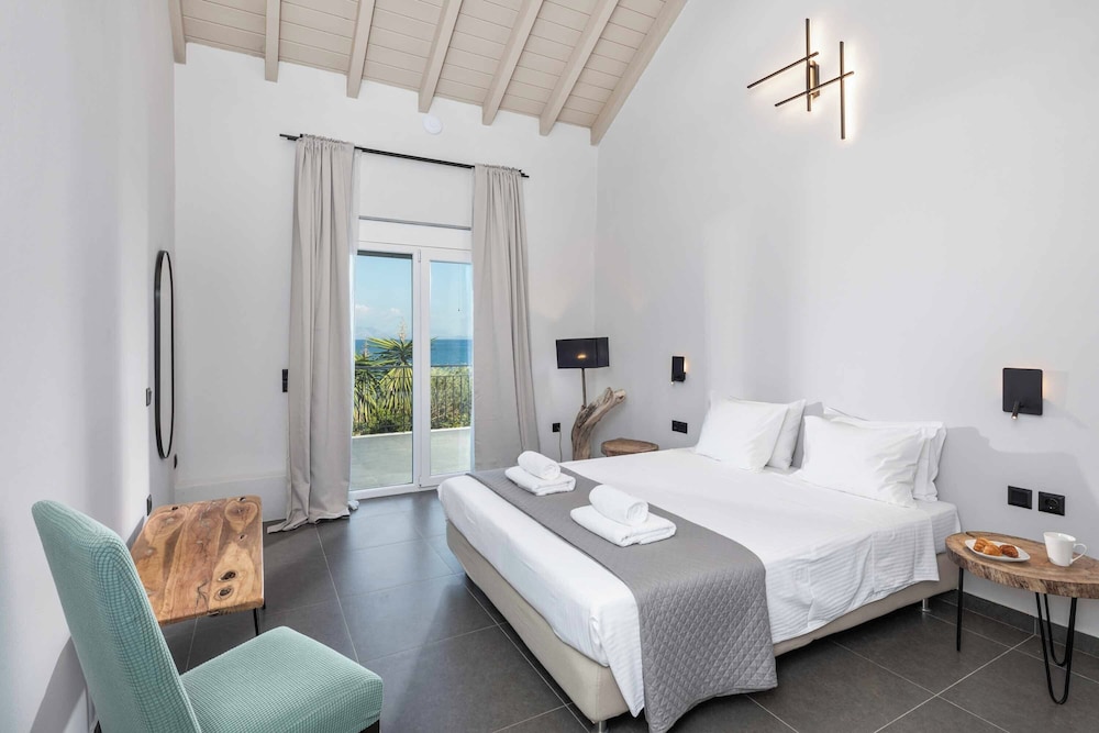 Villa Apanemia Mare