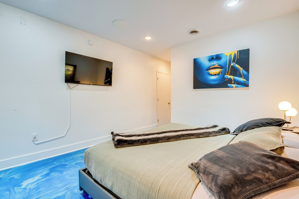7 Mi to Dtwn Atl: Sleek & Modern Home!