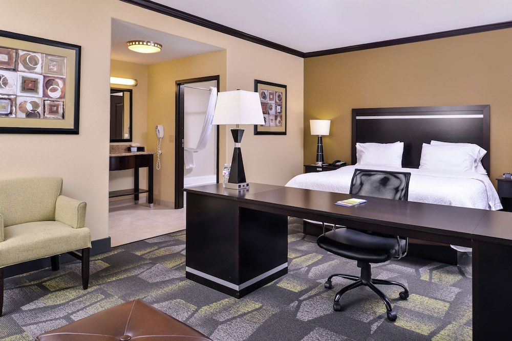 Big Spring Vacations - Hampton Inn  Suites Big Spring - Property Image 4