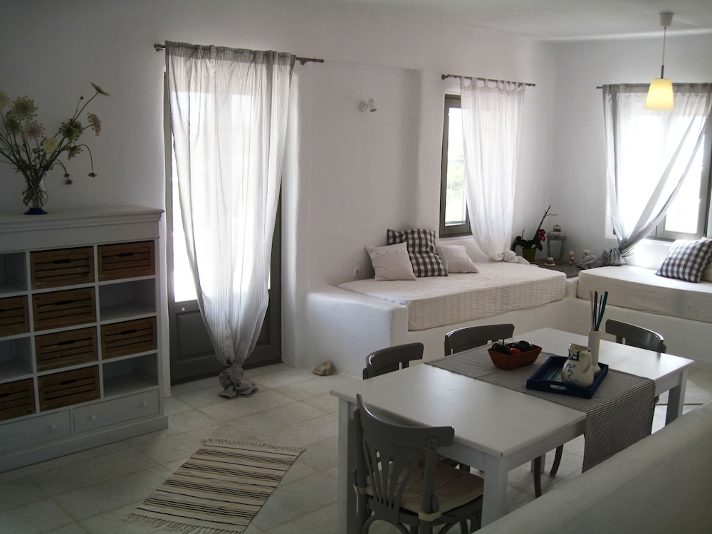 Aeraki Villas
