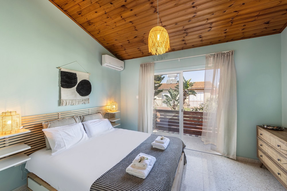 Larnaca Oneiro Seaside Villa
