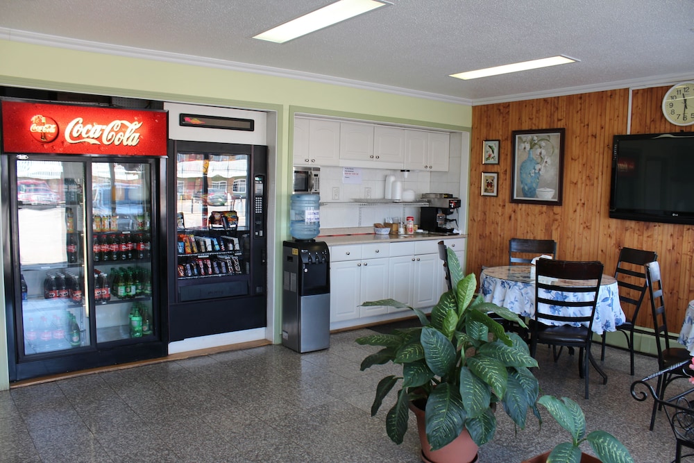 Grande Prairie Vacations - Silver Crest Lodge - Property Image 10