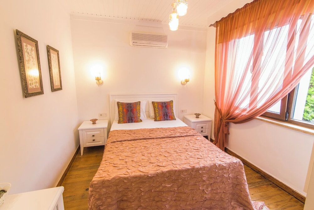 Bozcaada Butik Pansiyon - Image 27
