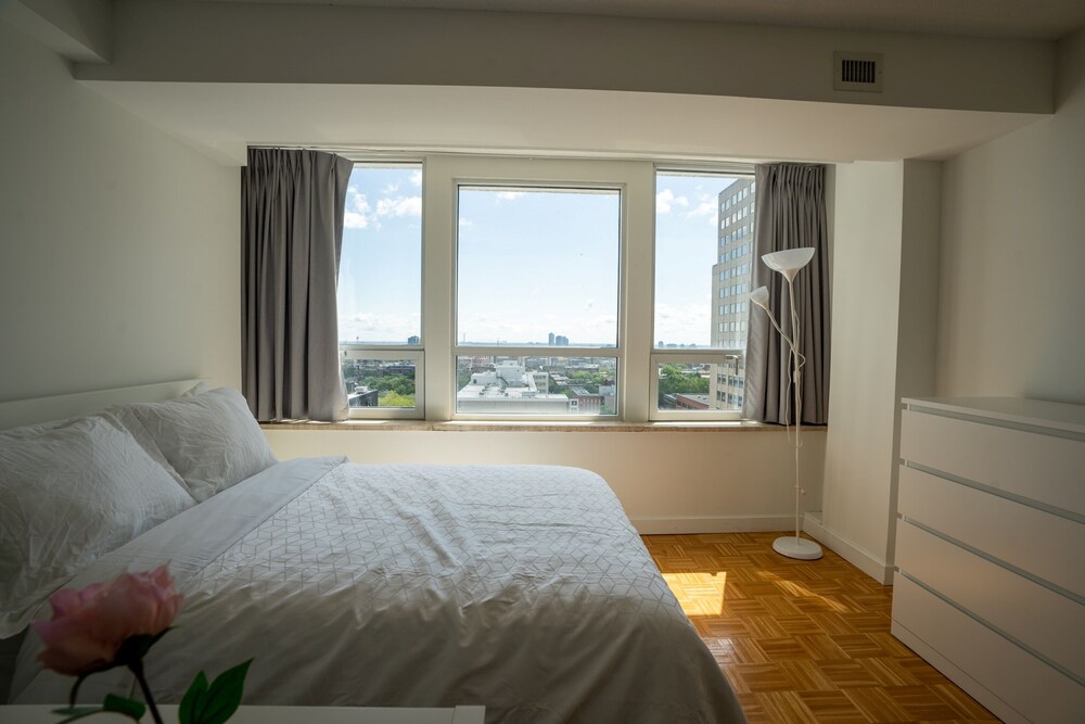 Elegant Studios and Apartments Montreal
