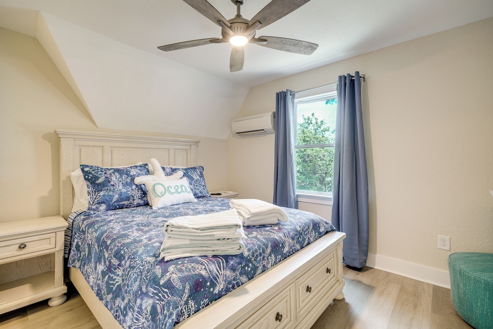 Private Dock & Beach Access: Outer Banks Area Home