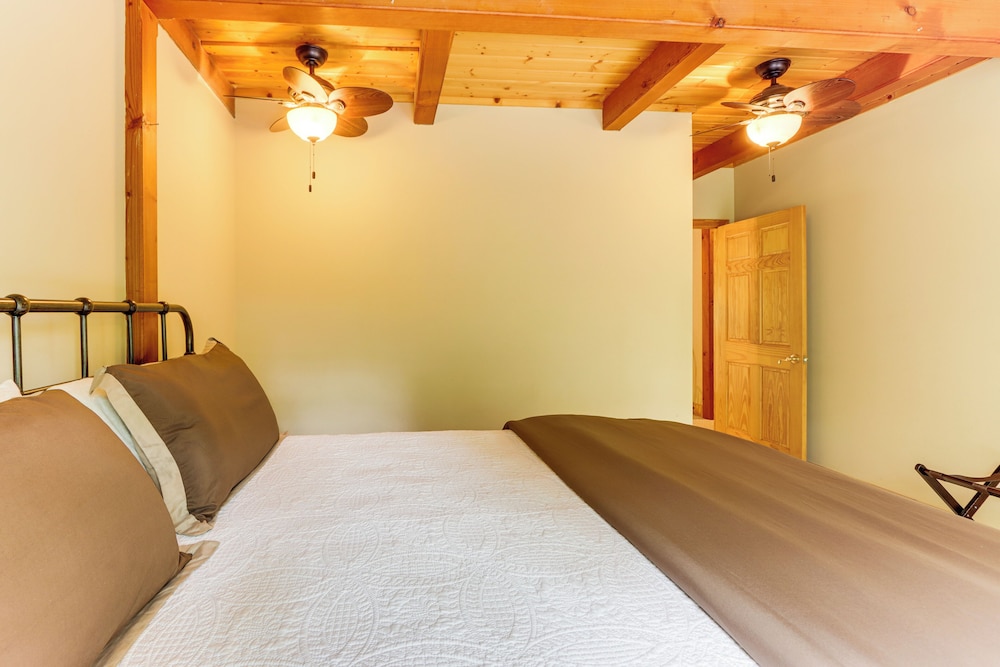 Game Room & Fireplaces: Group Dahlonega Getaway