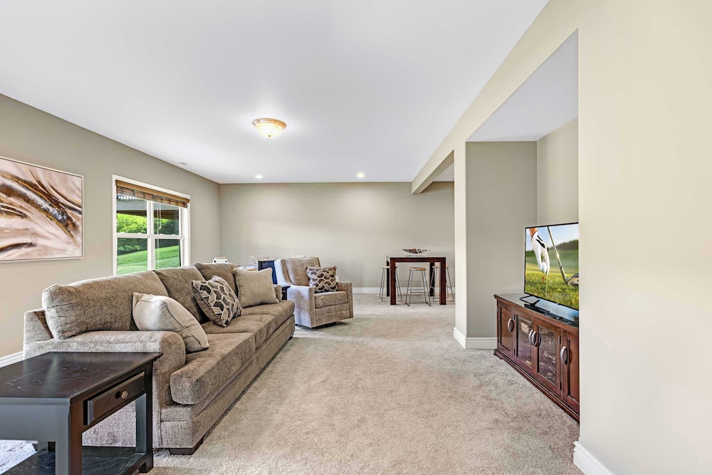 Fairway Lake Retreat
