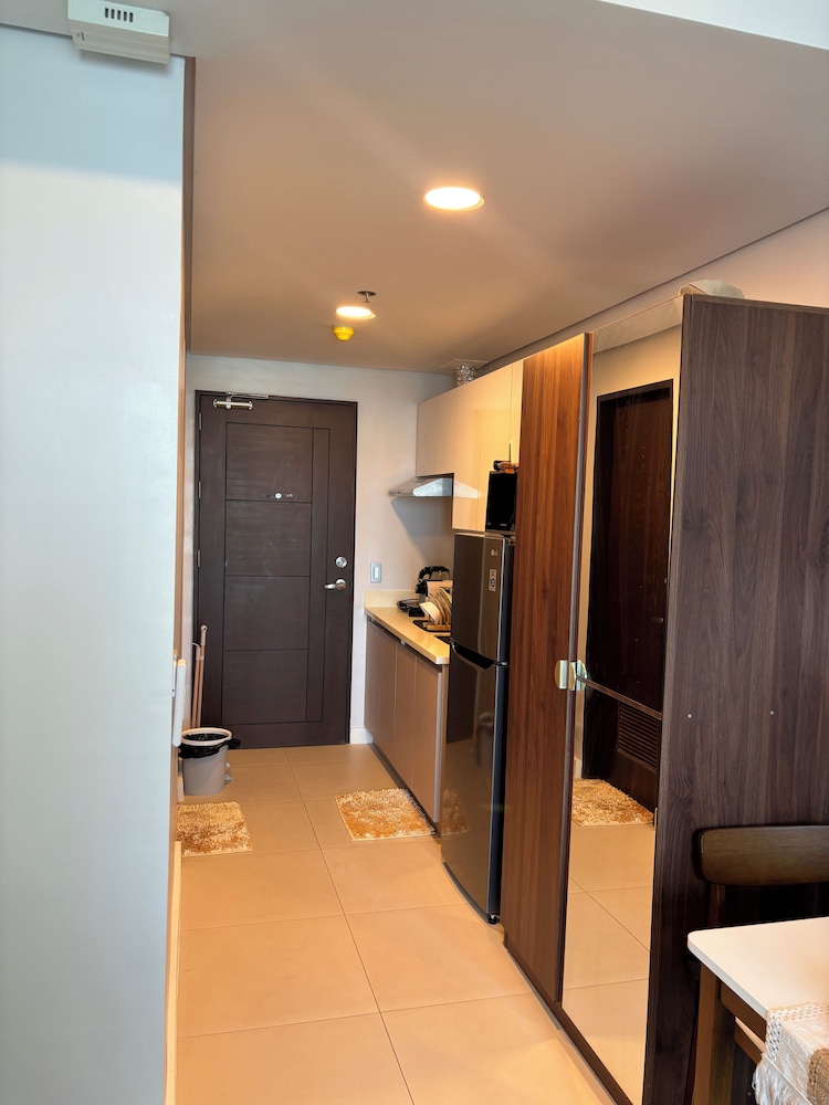 Virgo Nest Rentals - 38th Park Ave, IT Park Cebu - City View