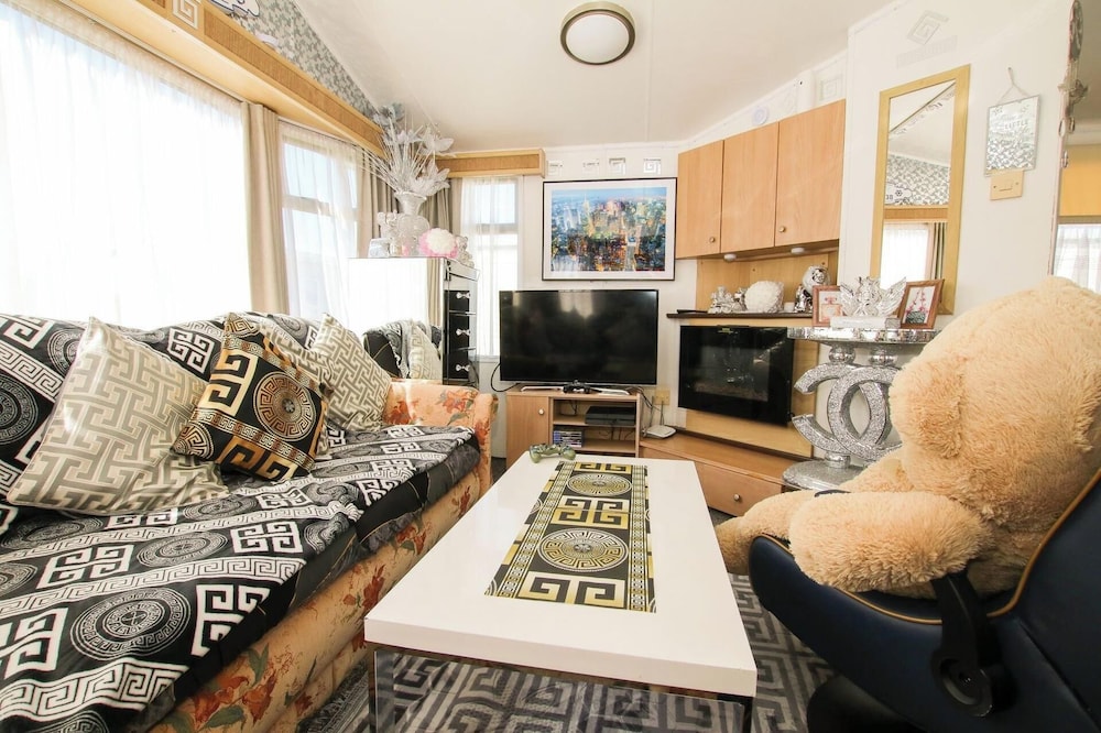Big2vacation2 Exclusive at new Beach Caravan Park
