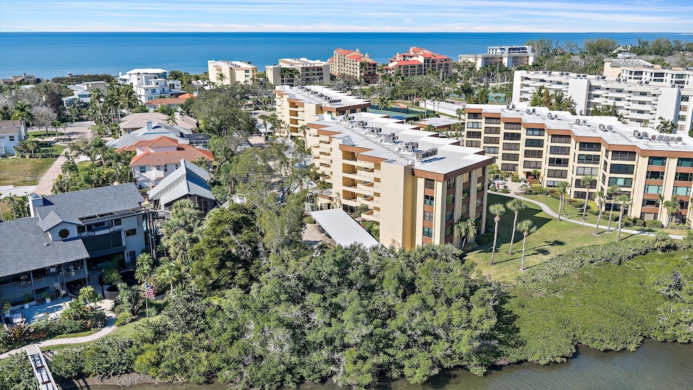'bout Time 2 Bedroom Condo