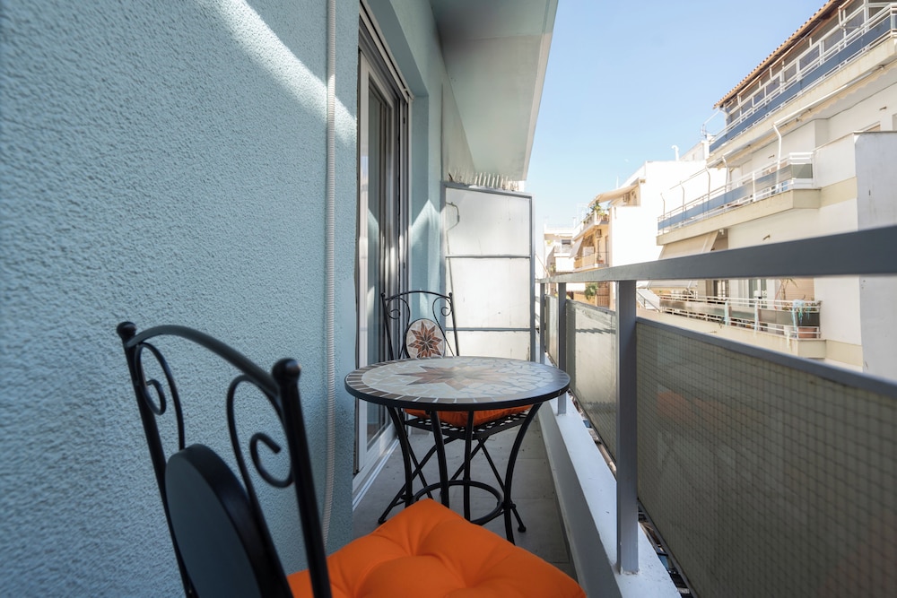 Luxury Comfort in Pagrati - 5 min to Varnava Square