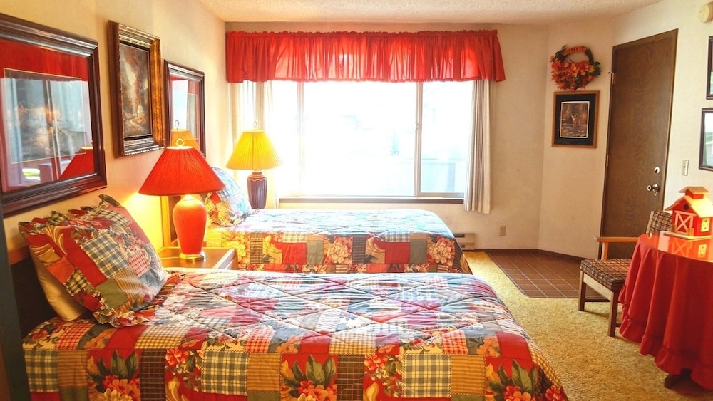 Tennis Village 3 2 Bedroom Apts