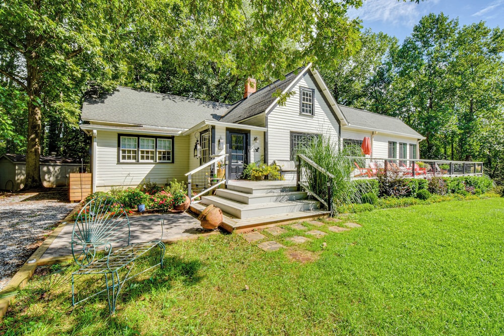 30 Acres & Pond: North Georgia Mtn Farmhouse