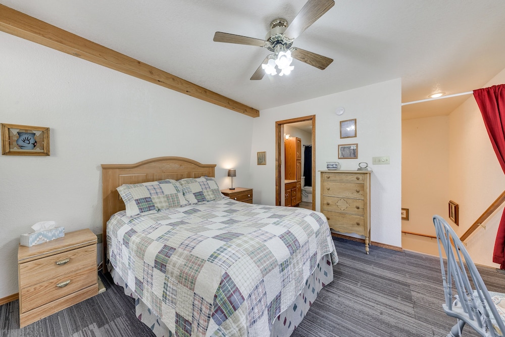 Family-friendly Ruidoso Cabin - Ski, Hike & Fish! view 3